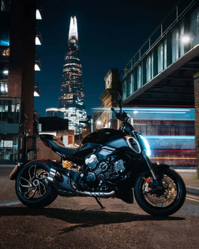 Dare to be bold 😎🖤

#Ducati #DiavelV4
